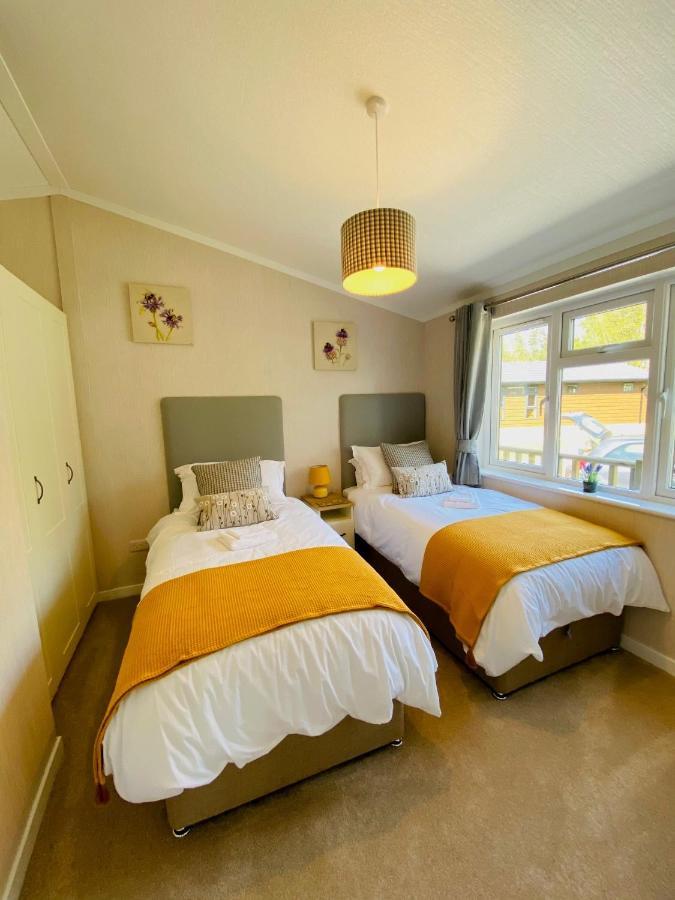 Hollicarrs - Wildflower Lodge York Esterno foto