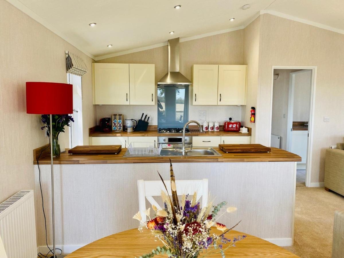 Hollicarrs - Wildflower Lodge York Esterno foto